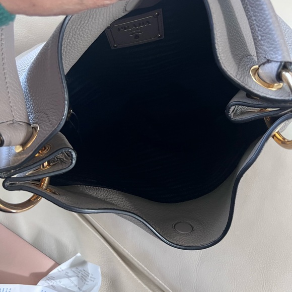 Excellent condition Prada handbag - Picture 2 of 4